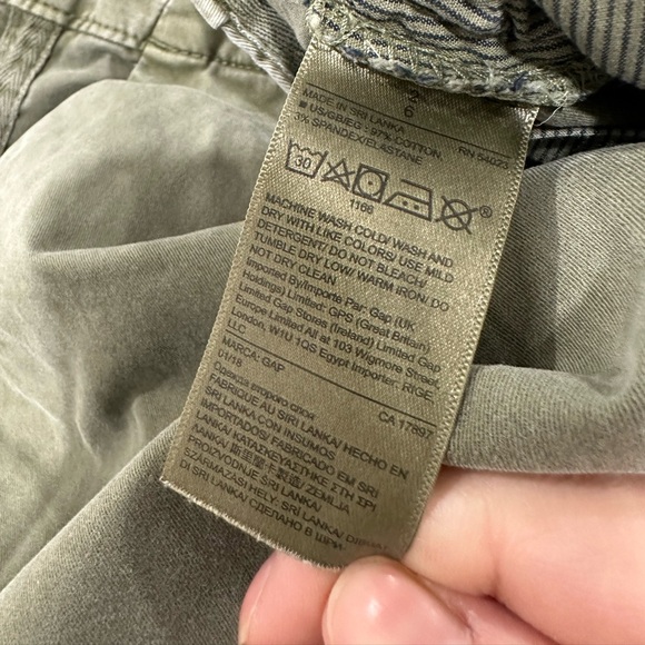 Gap (Gap for Good) green girlfriend chino pants size 2 - Picture 4 of 7